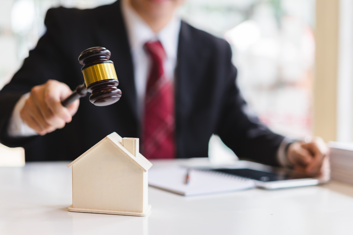 how to buy a house at auction without cash